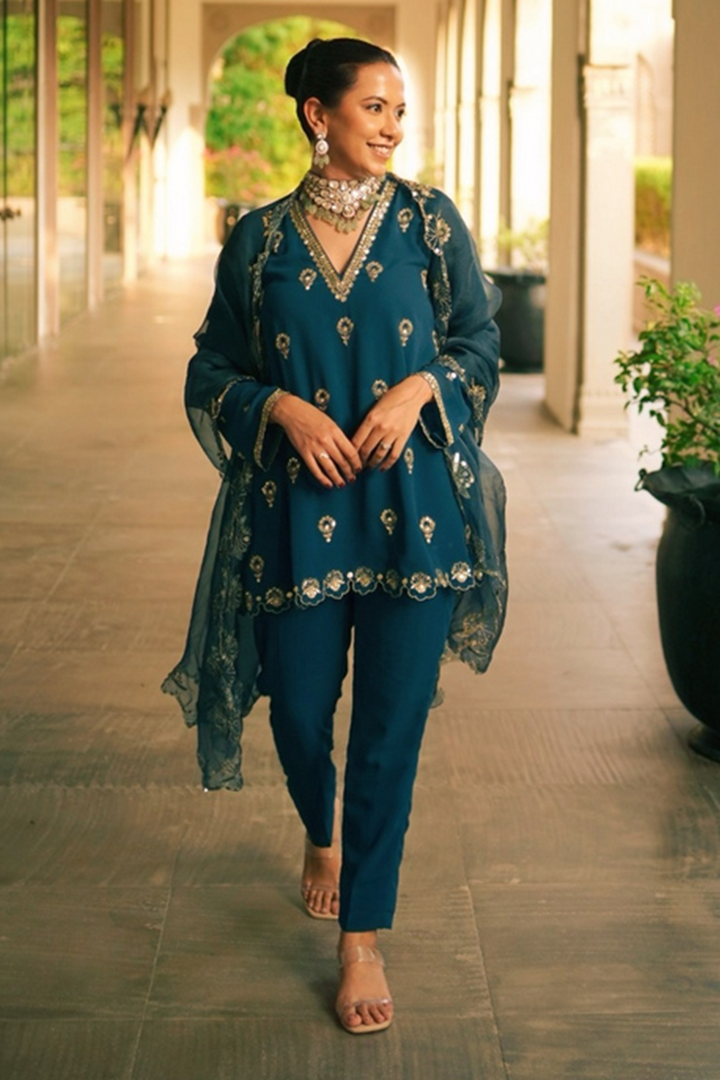 PRISHA PHOOL KURTA SET