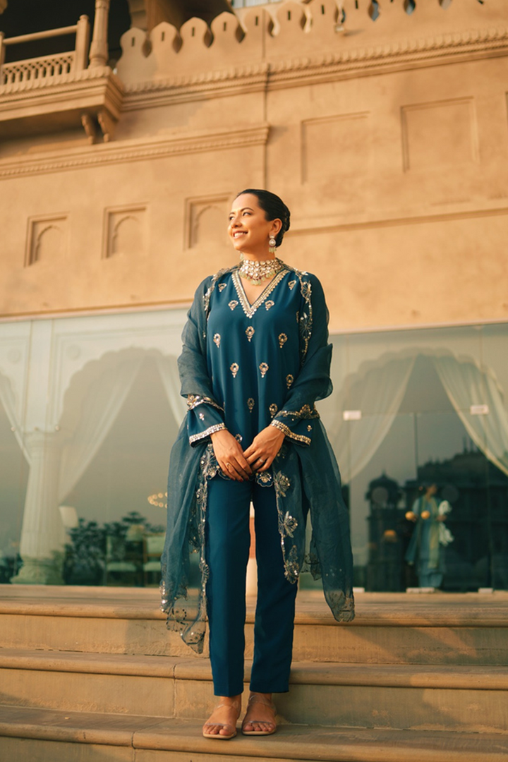 PRISHA PHOOL KURTA SET