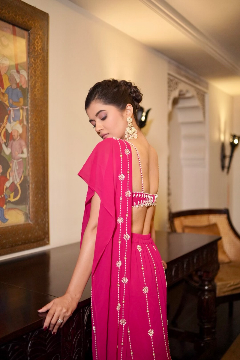 ROOP PRE-STICTHED SARI SET